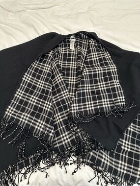 Burberry Reversible check wool cape